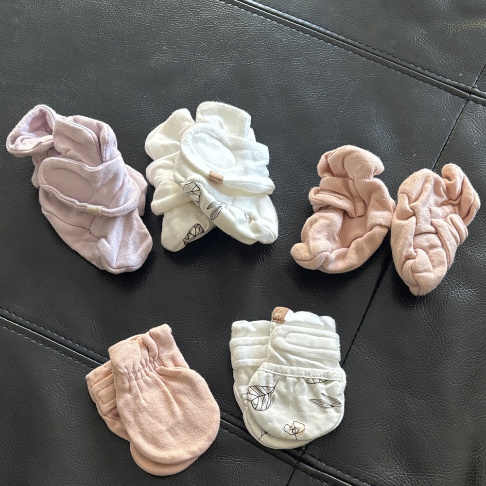 Goumi Mittens and Booties